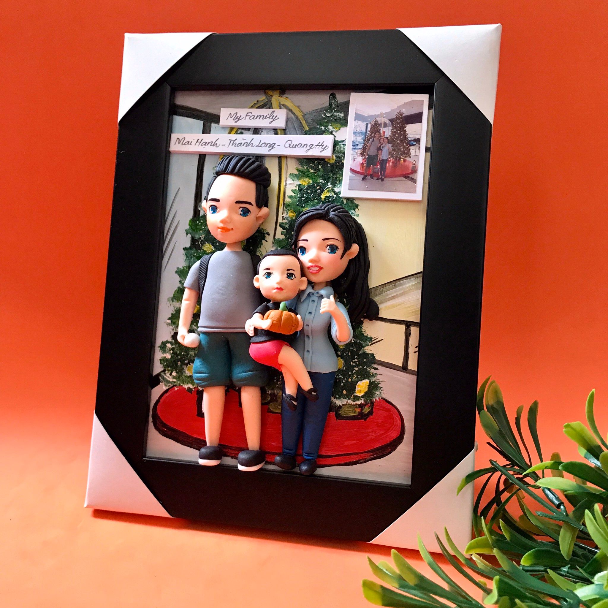Tượng Nặn Trên Khung Ảnh - Nhiều Người