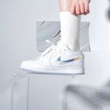  Nike Air Jordan 1 Low ‘Glitter Swoosh’ FQ9112-100 