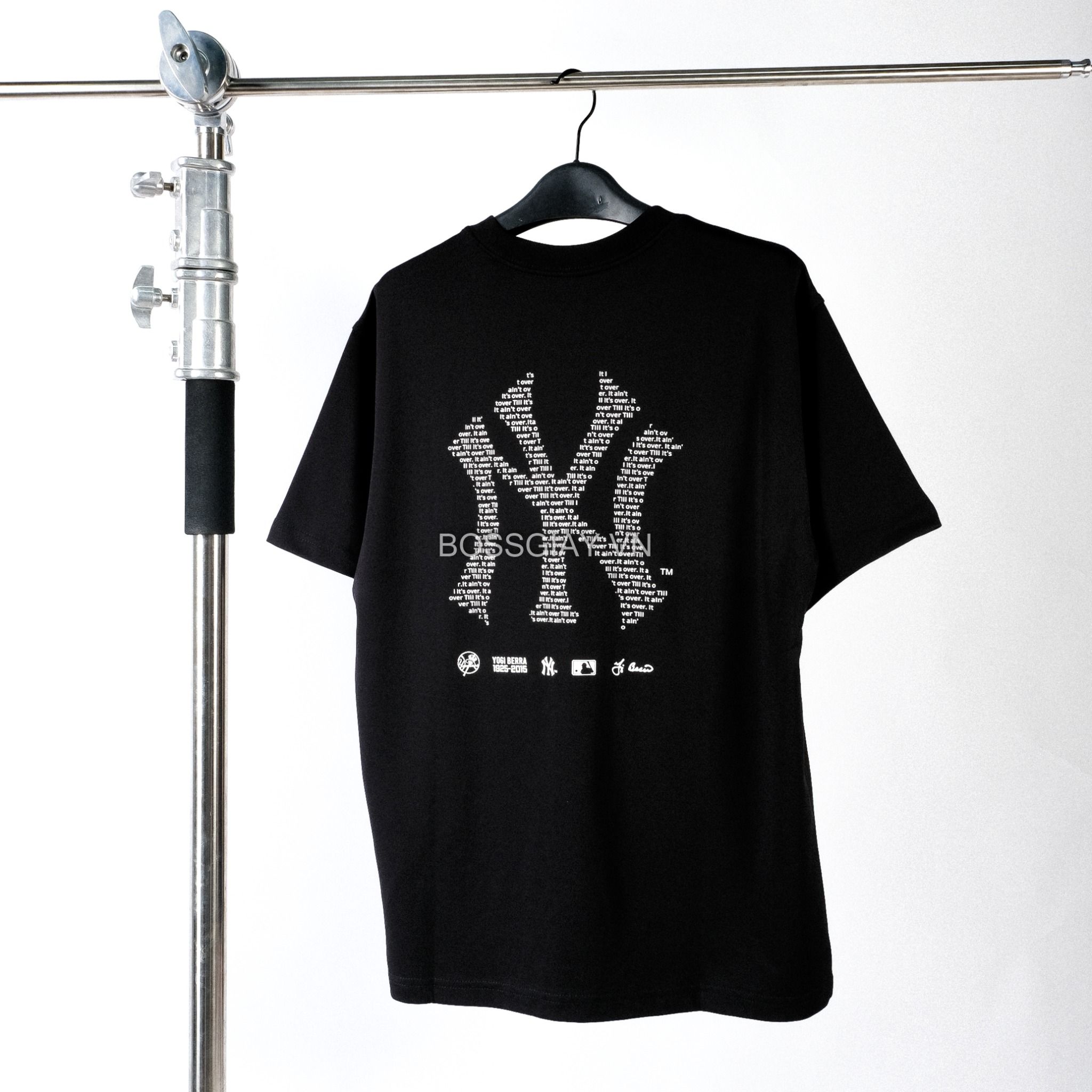  Áo Thun Yogi Berra X New Era New York Yankees NO.8 Black  12592402 