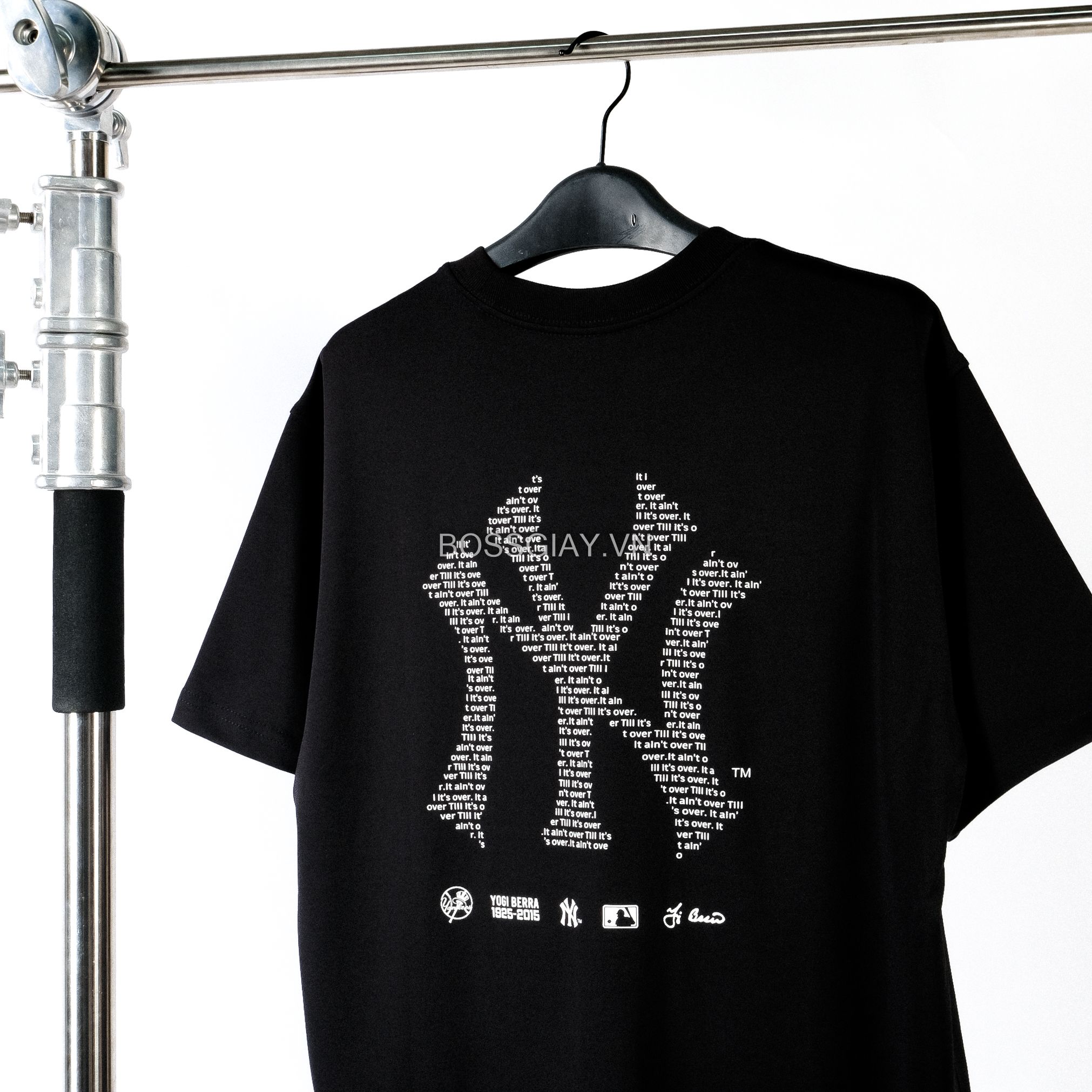  Áo Thun Yogi Berra X New Era New York Yankees NO.8 Black  12592402 