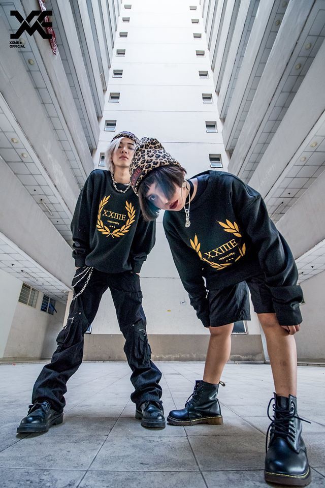 University Sweater - Đen
