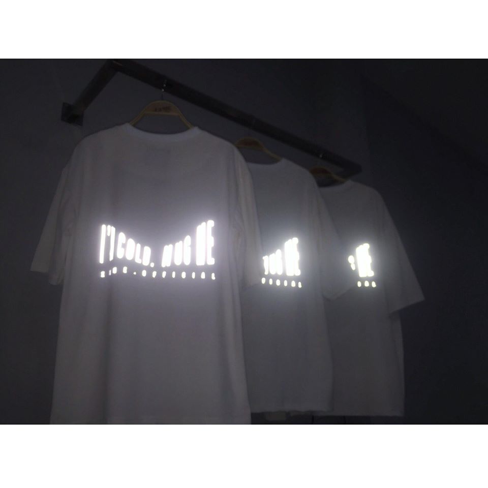 HUG ME tshirt - TRẮNG ( PHẢN QUANG )