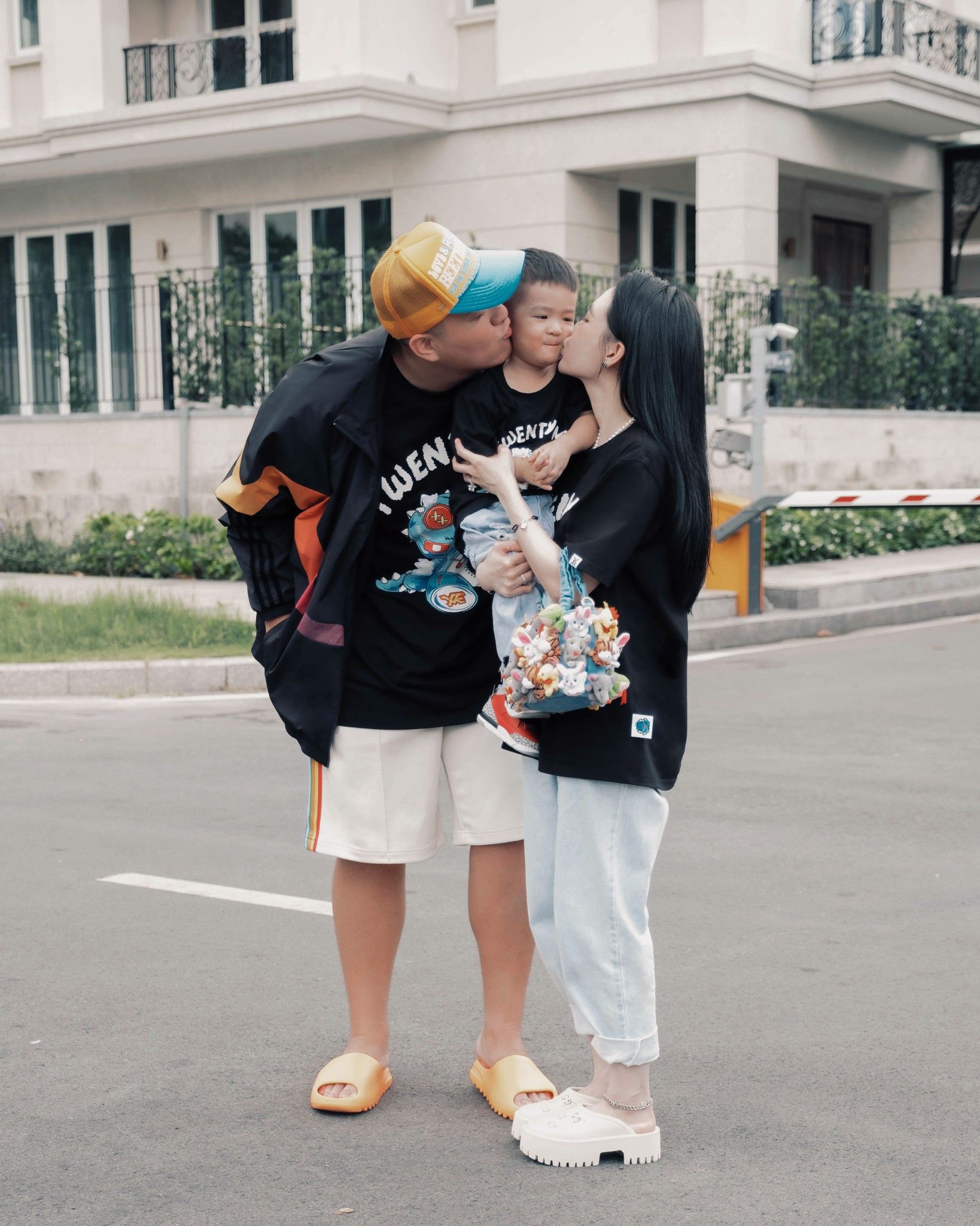 Áo Thun Trẻ Em BABY Thug Rawr - Black