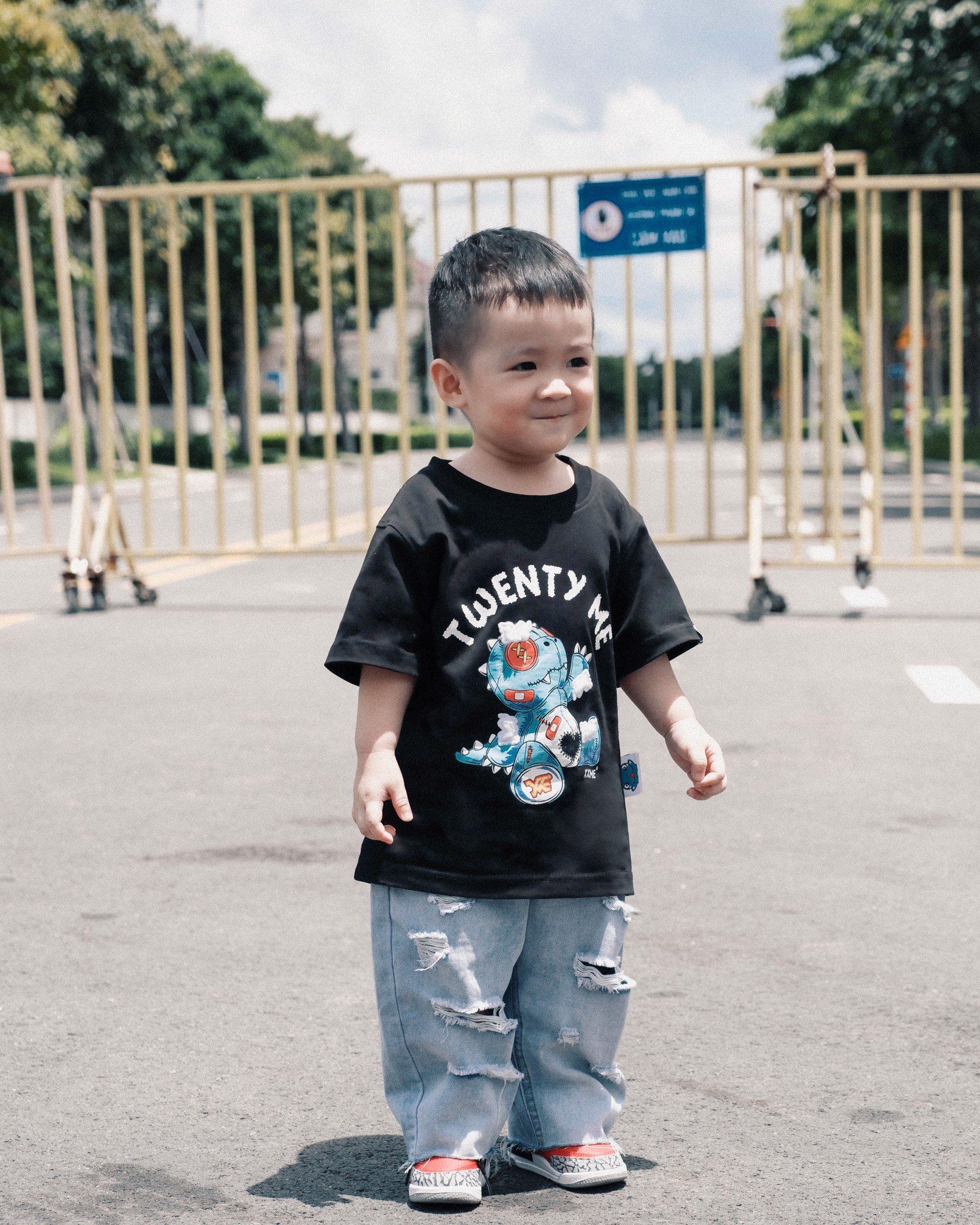 Áo Thun Trẻ Em BABY Thug Rawr - Black