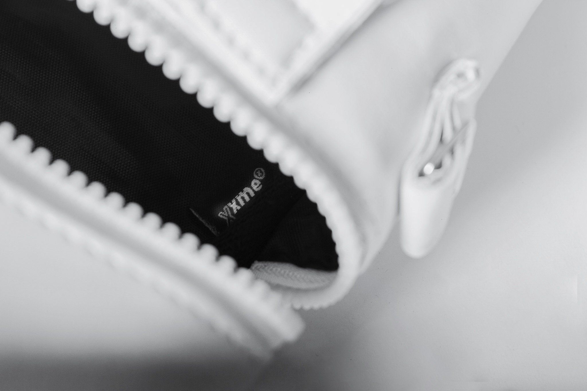 Túi Box Shoulder Bag - White