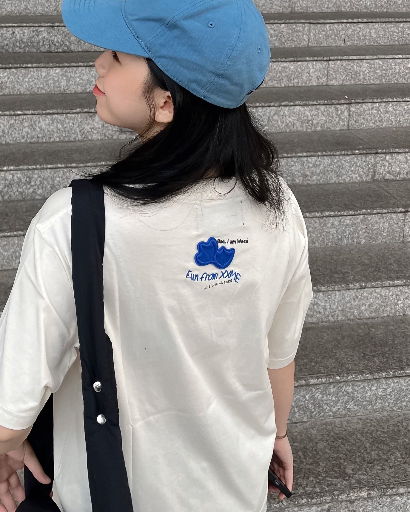 Áo Thun Weeé Oops – Beige