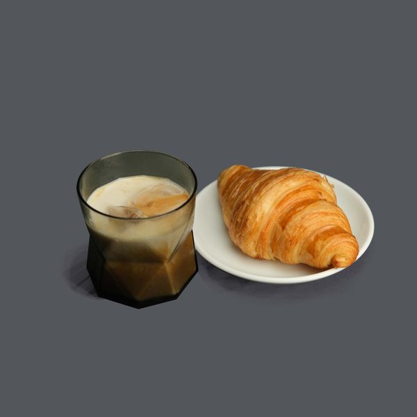  Solar latte & bánh Croissant 