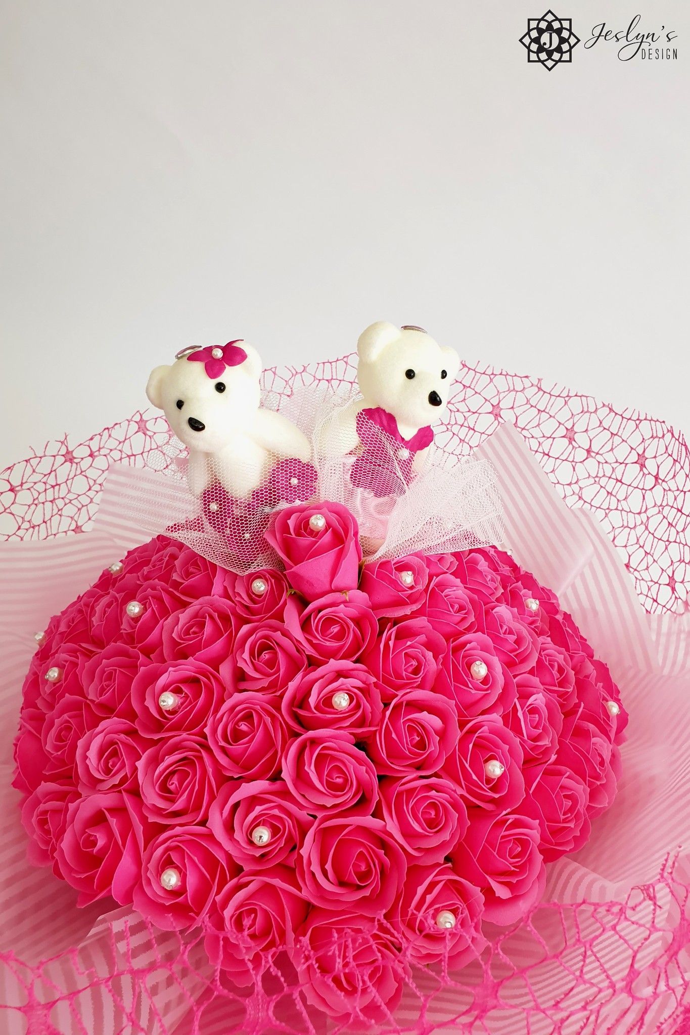 Roses Bouquet F19J