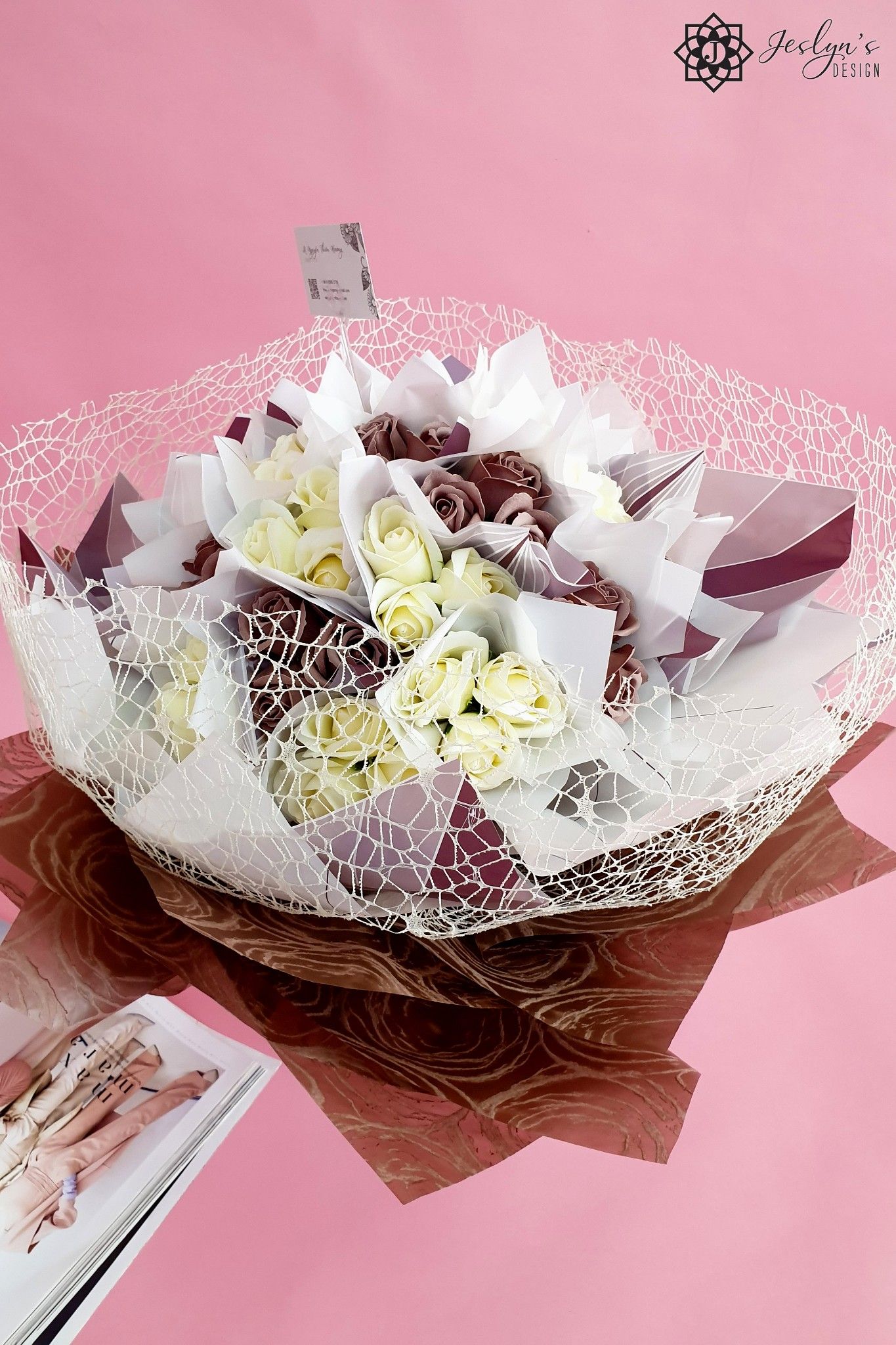 Roses Bouquet F23J