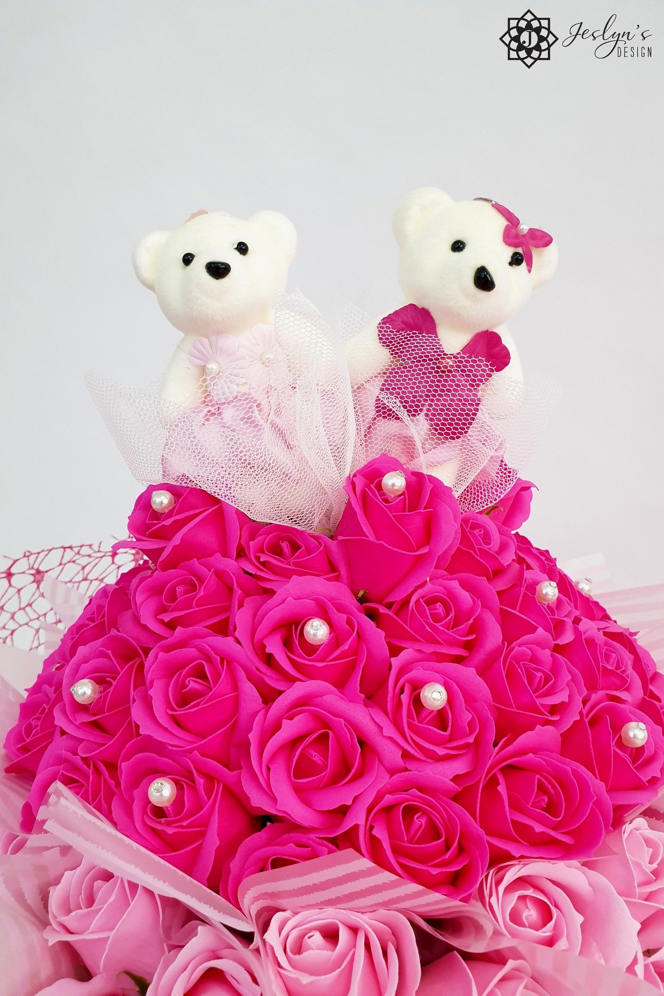 Roses Bouquet F26J