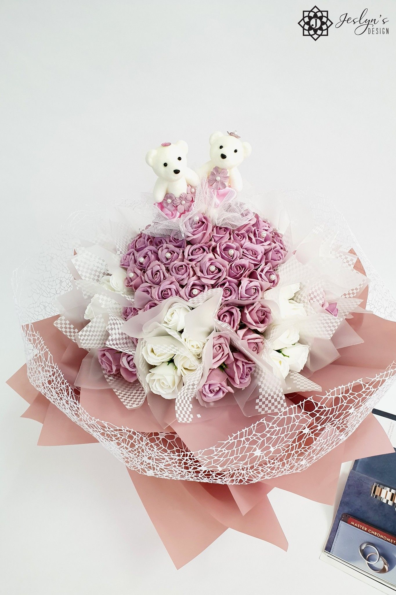 Roses Bouquet F25J