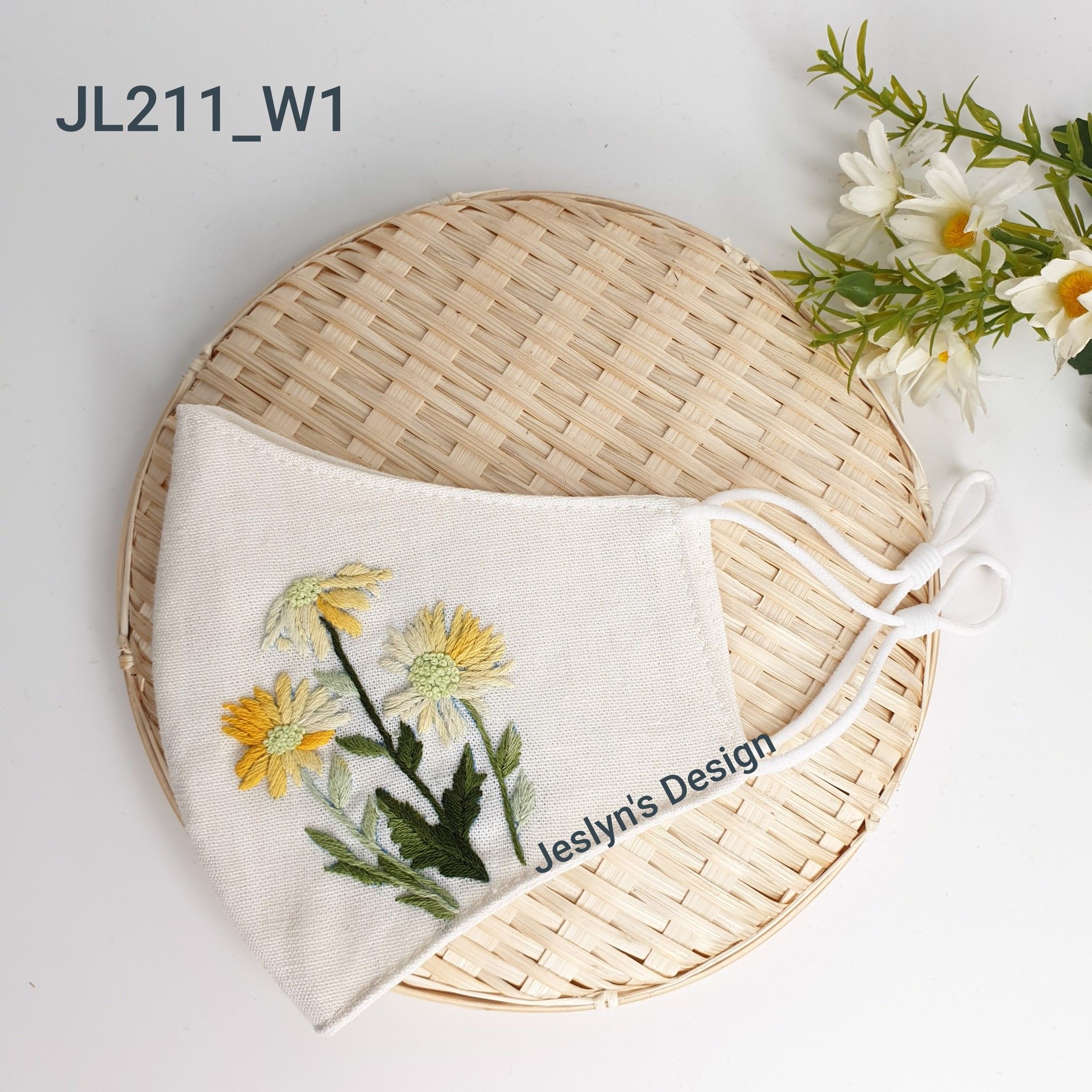 Khẩu trang thêu tay vải linen Jeslyn JL211