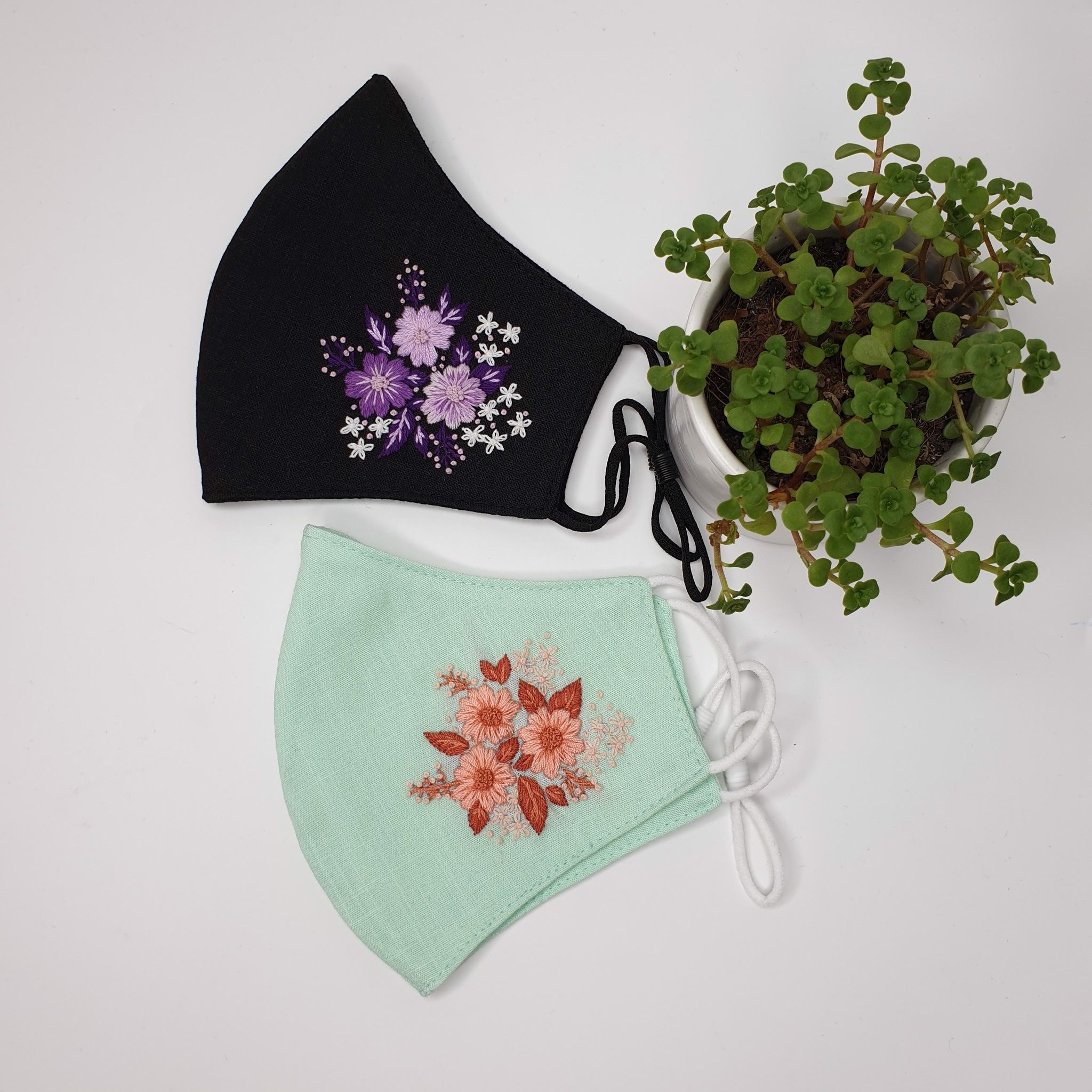 Khẩu trang thêu tay vải linen Jeslyn JL194