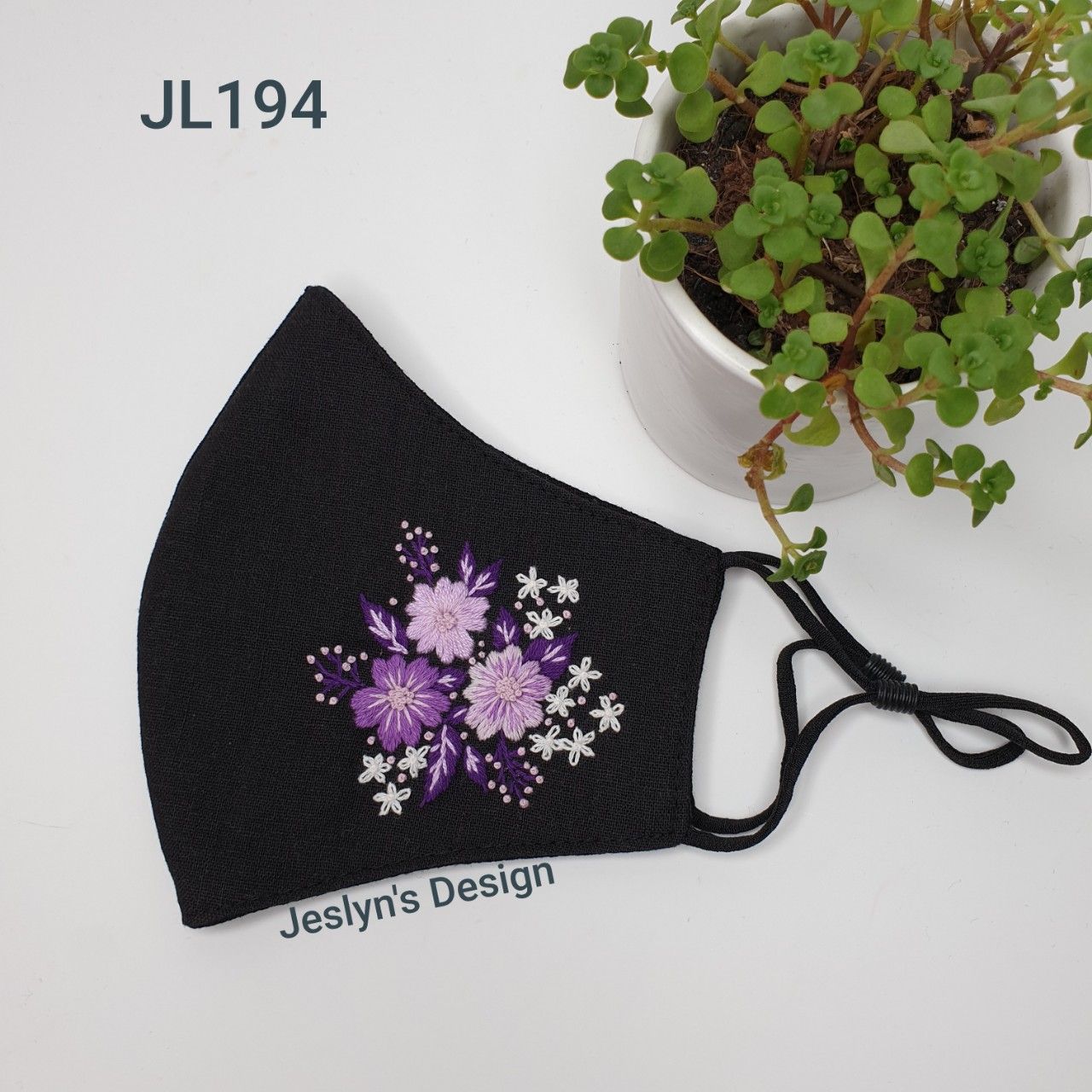 Khẩu trang thêu tay vải linen Jeslyn JL194