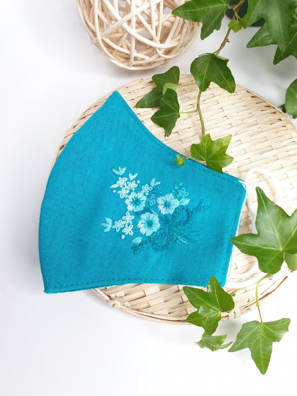 Khẩu trang thêu tay vải linen Jeslyn JL39