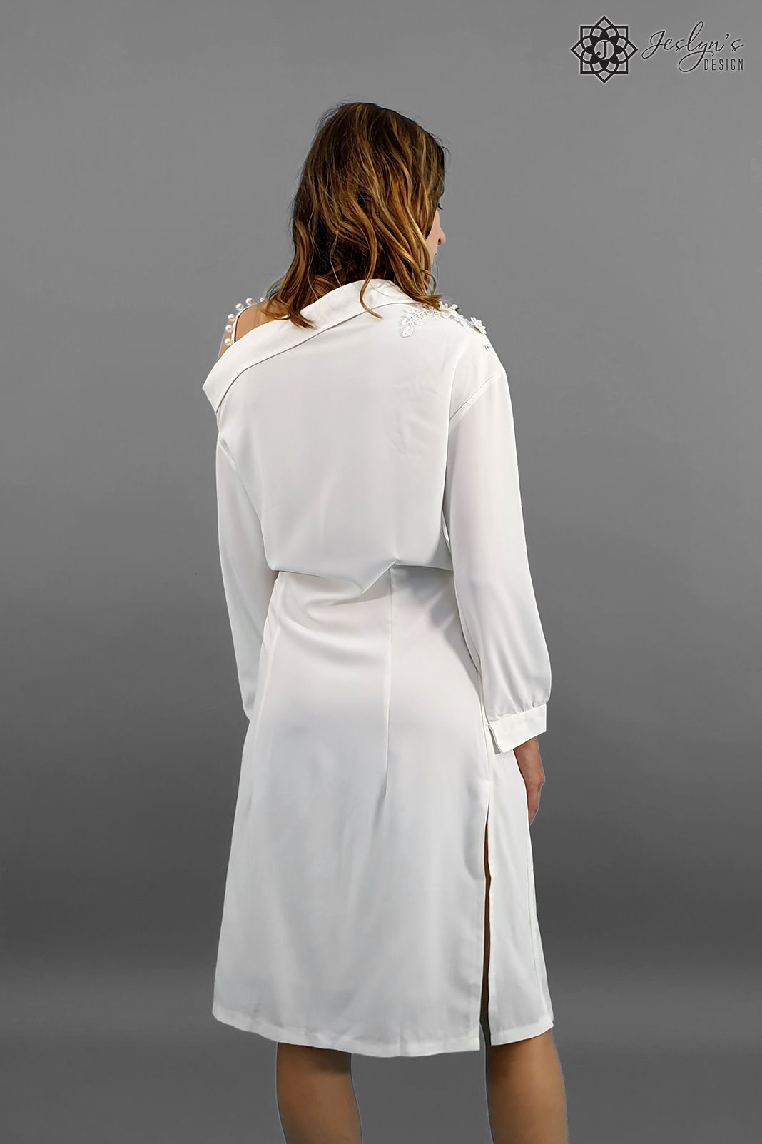 Hepatica white dress D84J