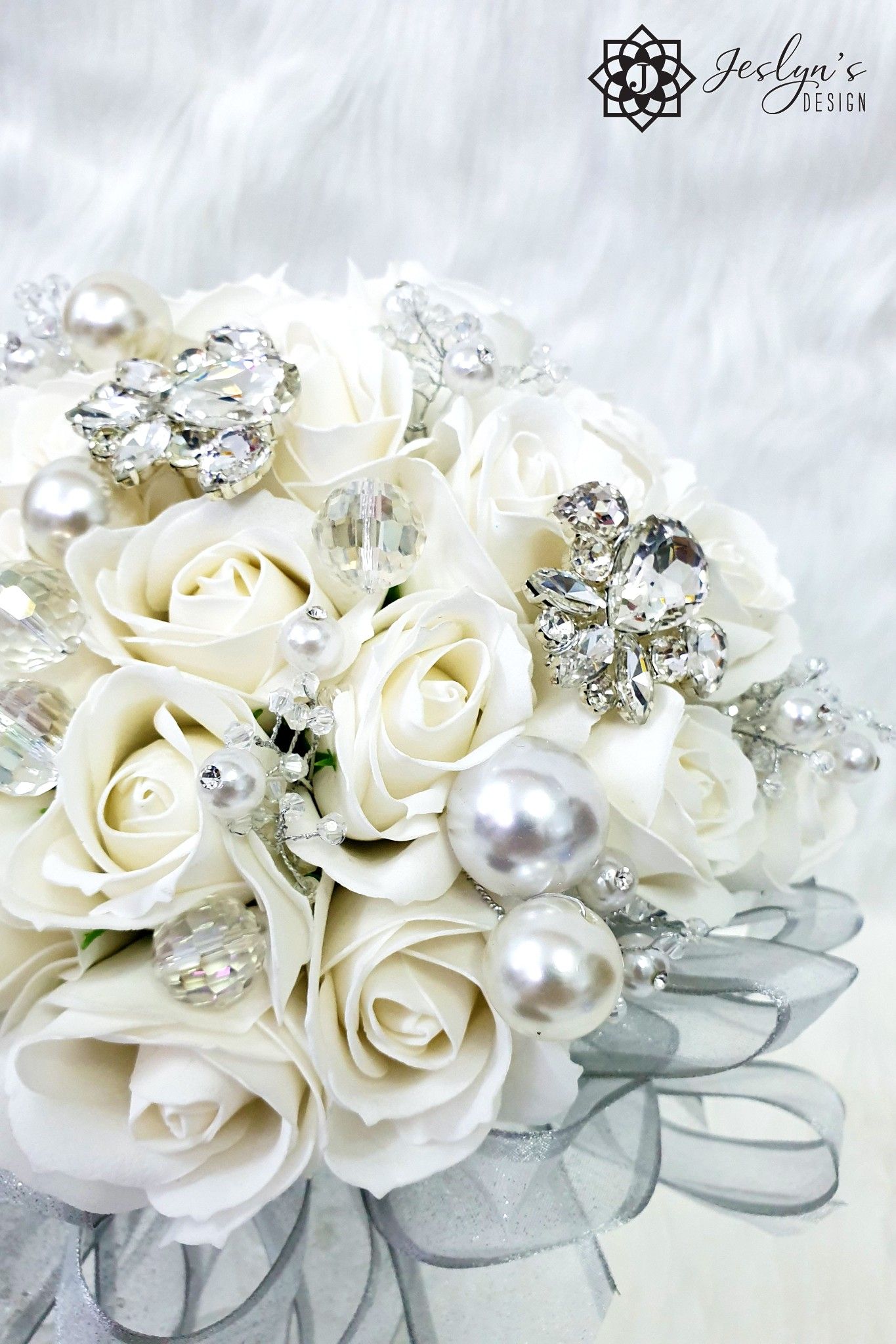 White rose wedding bouquet F01J