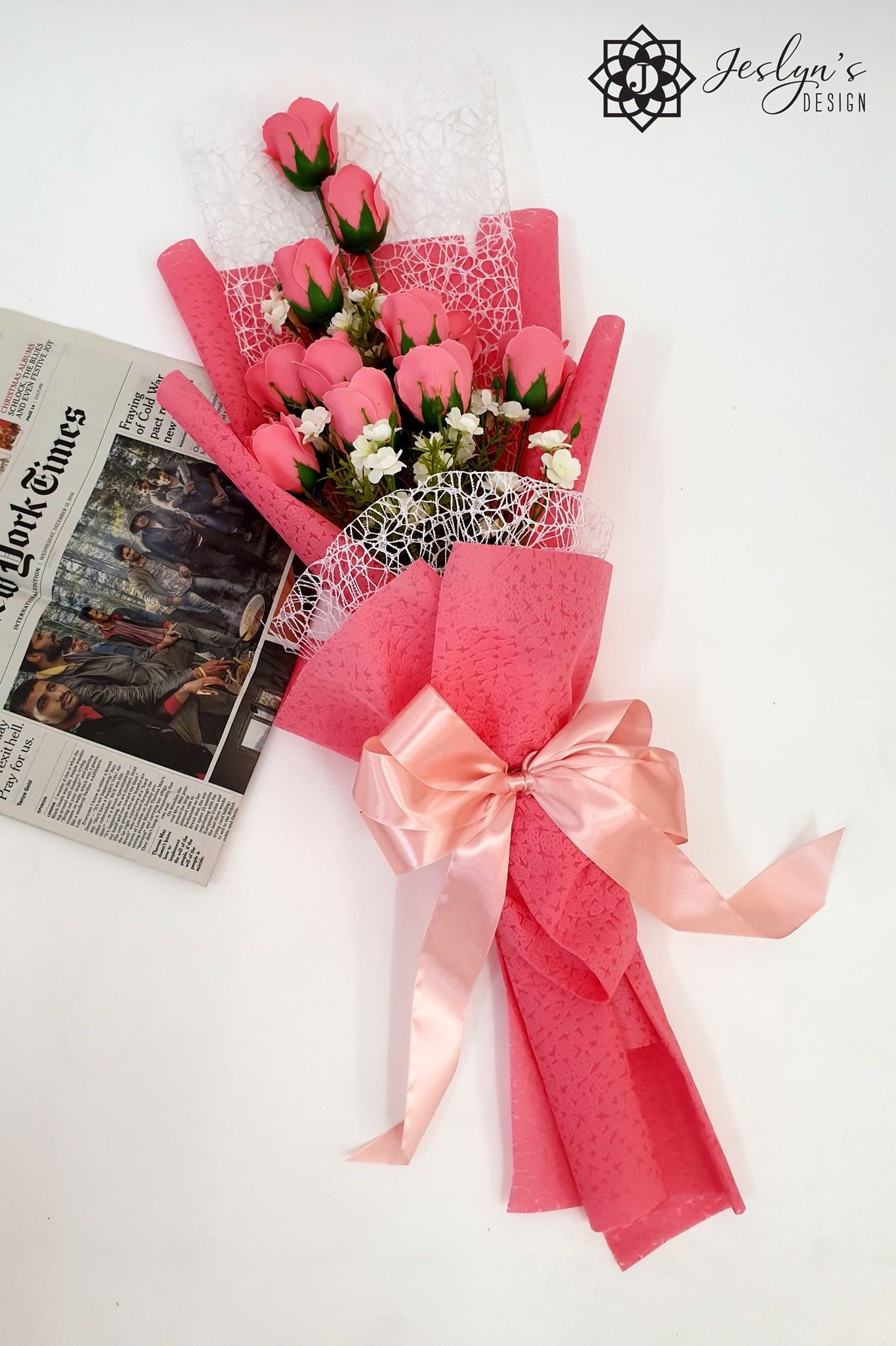 Rouge soap roses bouquet F09J