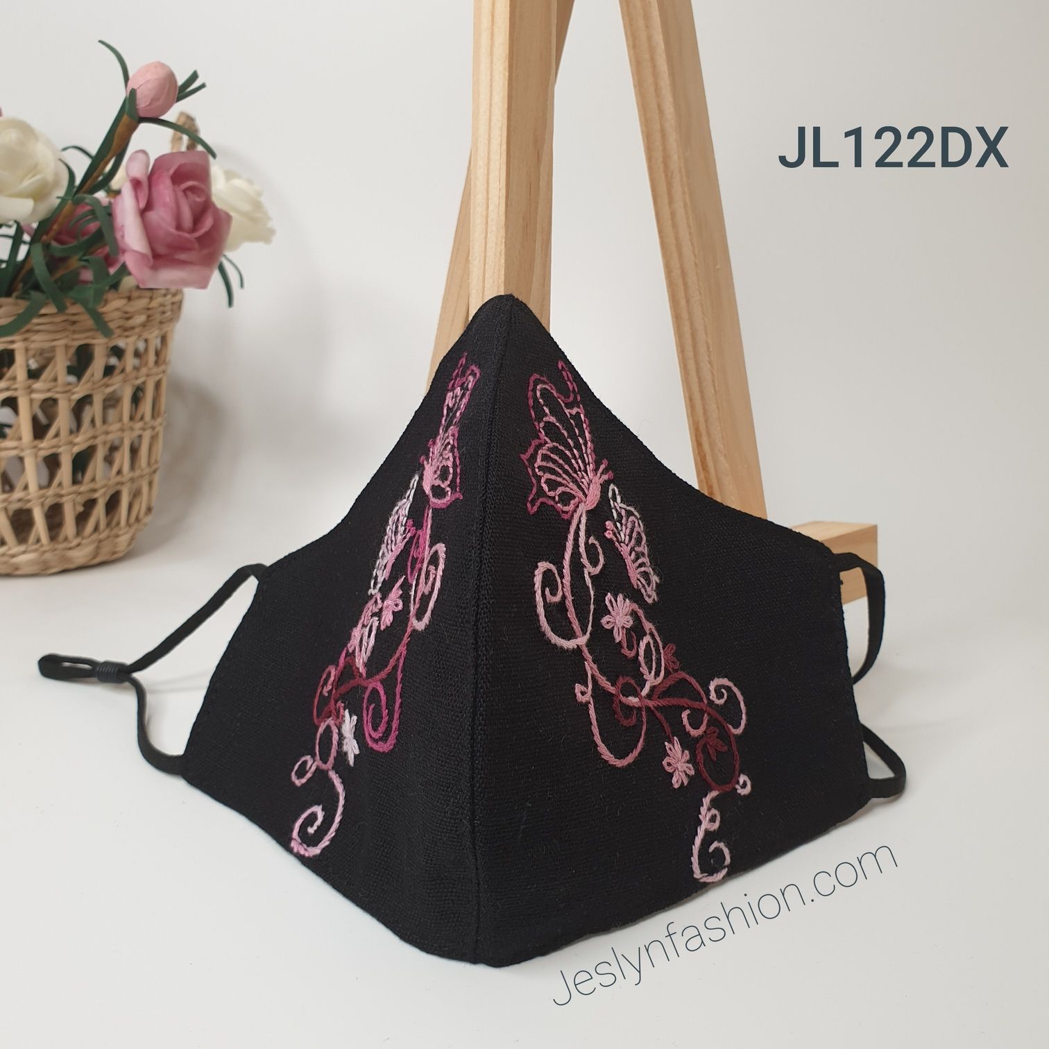 Khẩu trang thêu tay vải linen Jeslyn 122DX
