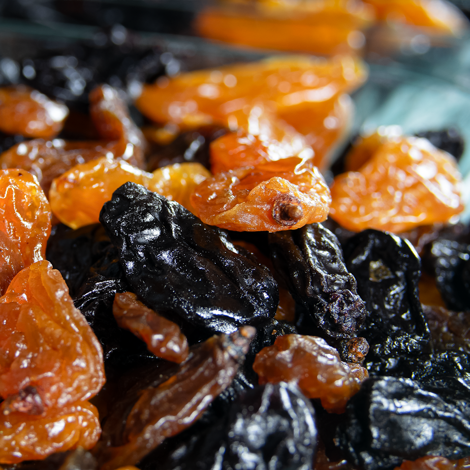 Nho Khô Đen Medium Sỉ Giá 1kg (Thùng 10kg)