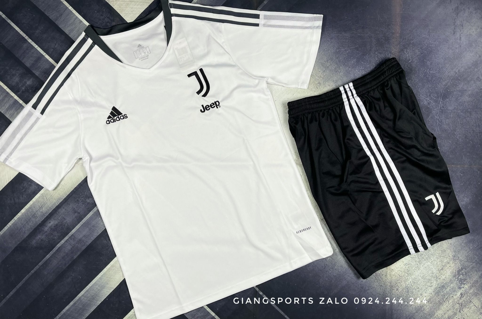 Áo bóng đá CLB Juventus mùa 2020/2021 (Đặt may) - Trainning Kits