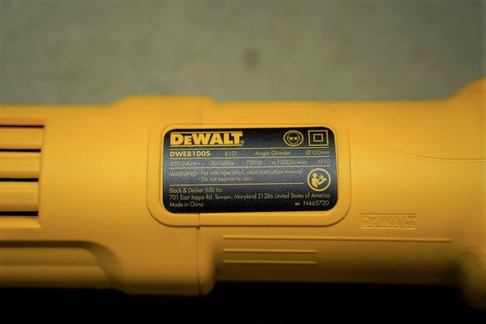  Máy mài góc Dewalt DWE8100S 