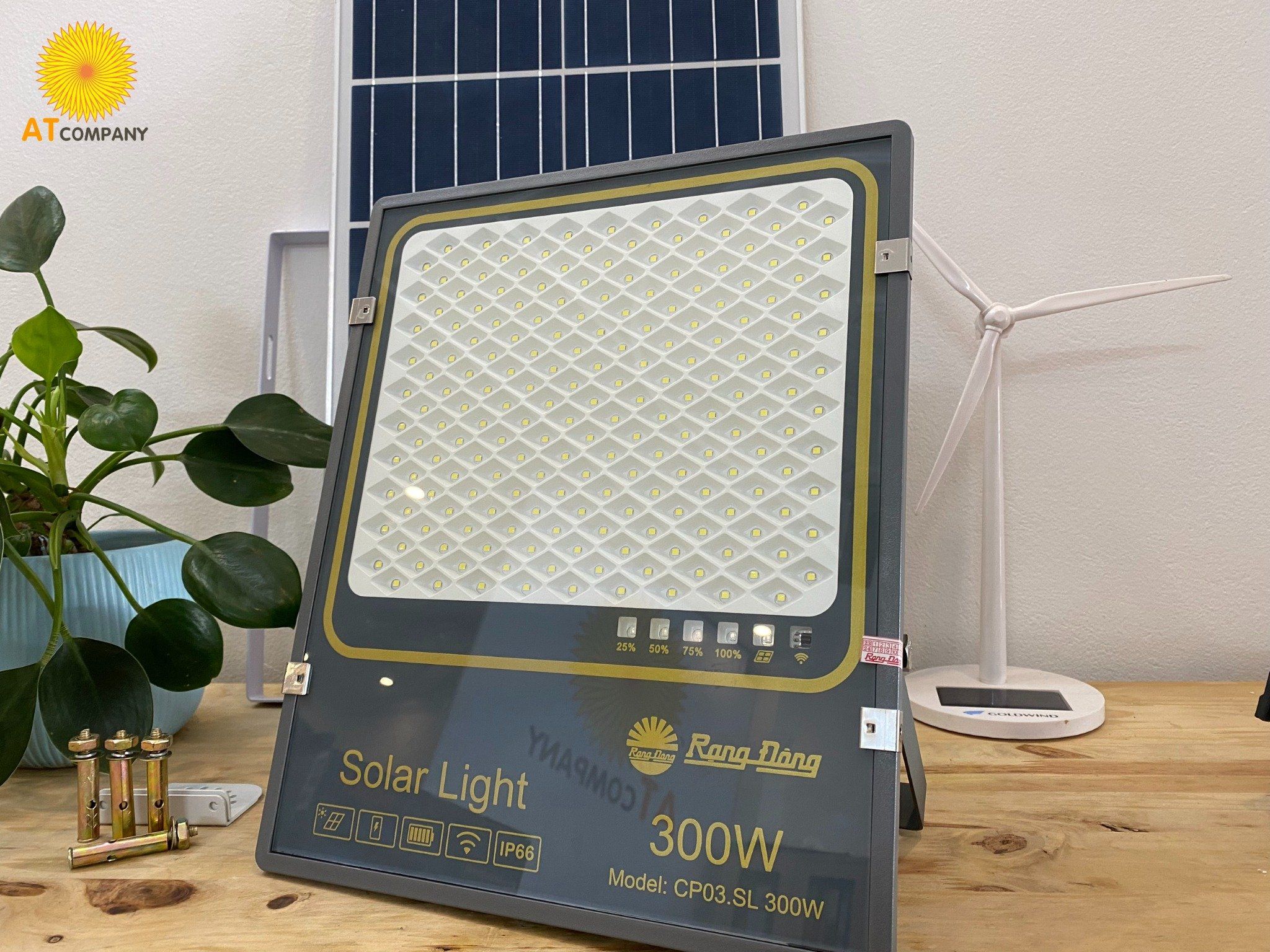  Đèn năng lượng mặt trời Rạng Đông 200W Model: CP03.SL 200W và 300W Model: CP03.SL 300W 