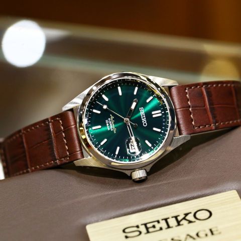 Đồng hồ Seiko SZSB018 limited ngọc lục bảo