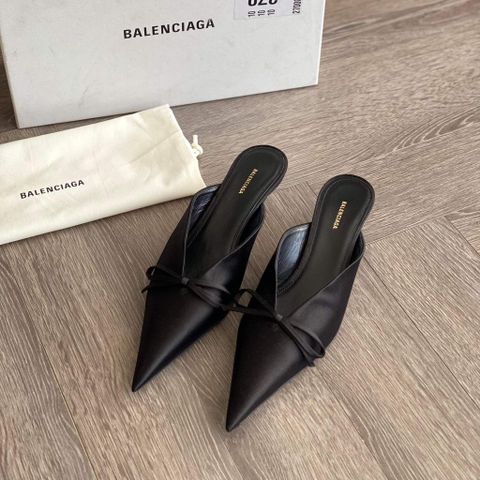 Giày Balenciaga 524714WOWMO1000 Size 35