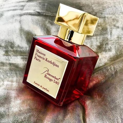 Nước hoa unisex Maison Francis Kurkdjian Baccarat Rouge 540 Extrait De Parfum 70ml