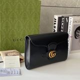 Clutch Gucci 6489351U10T1000