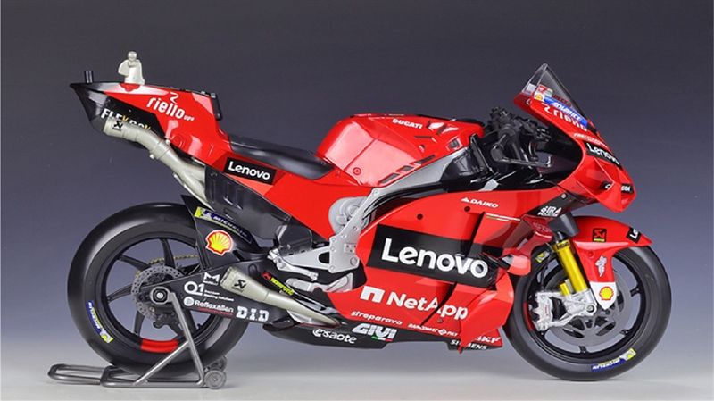 Mô hình xe mô tô Ducati Lenovo Racing Team 2022 tỉ lệ 1:6 Maisto 32229 MT048