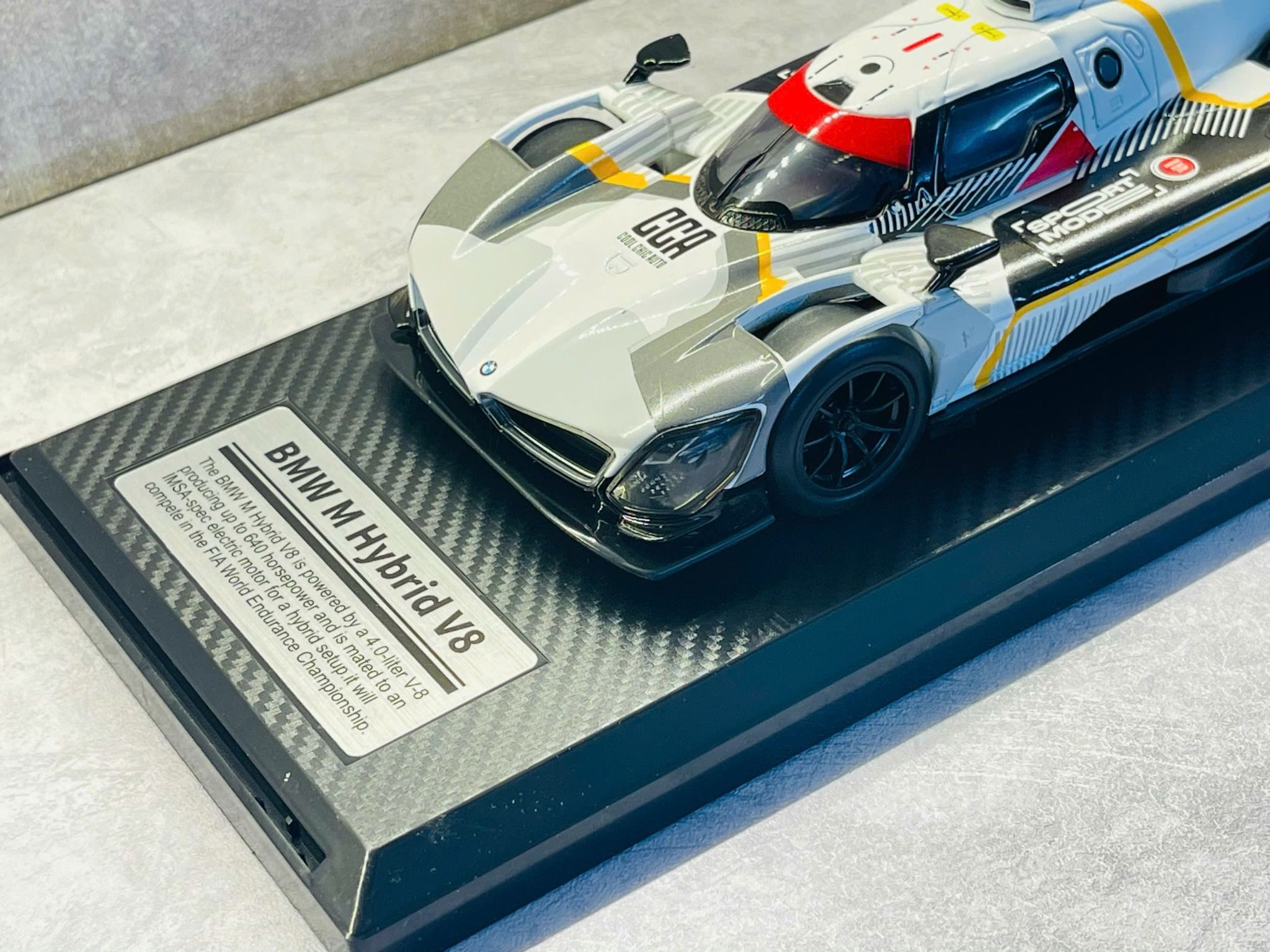 Mô hình xe BMW M Hybrid V8 full open - có đèn tỉ lệ 1:24 CCA OT24050