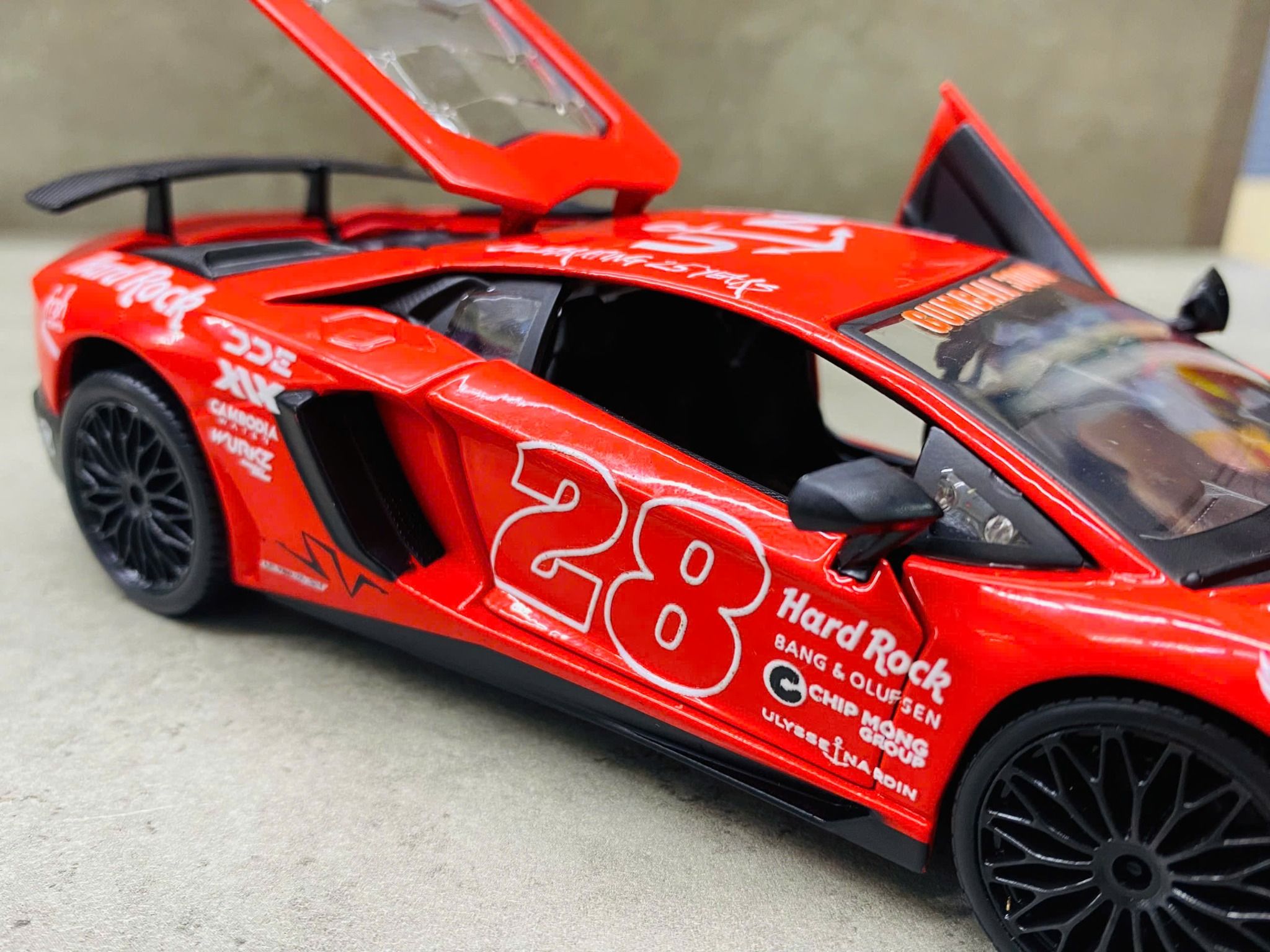 Mô hình xe custom Lamborghini Aventador Lp 750-4 Sv Plus 1:24 Bburago DO24006