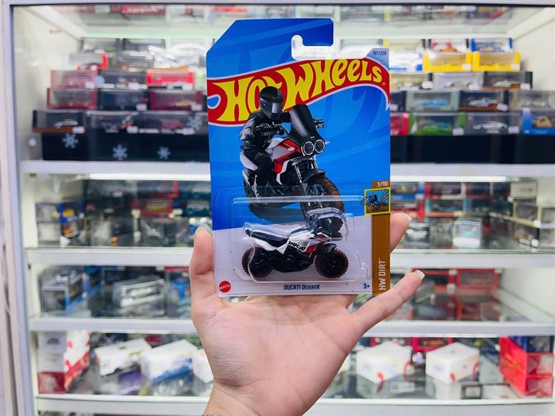 Đồ chơi mô hình xe Hot wheels kim loại có bản quyền chính hãng tỉ lệ 1:64 C4982