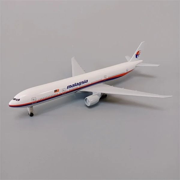 Mô hình máy bay Malaysia Boeing B777 có bánh xe 20cm MB20118