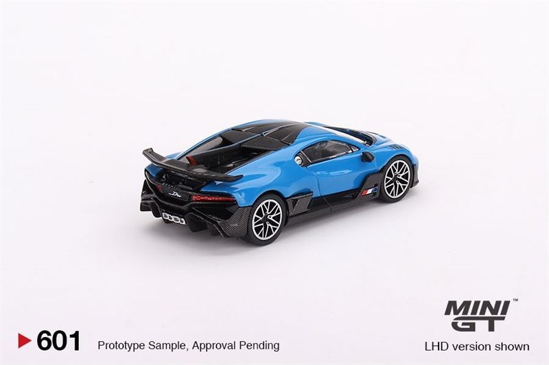 Mô hình xe Bugatti Divo Blue 2022 bản card tỉ lệ 1:64 MiniGT