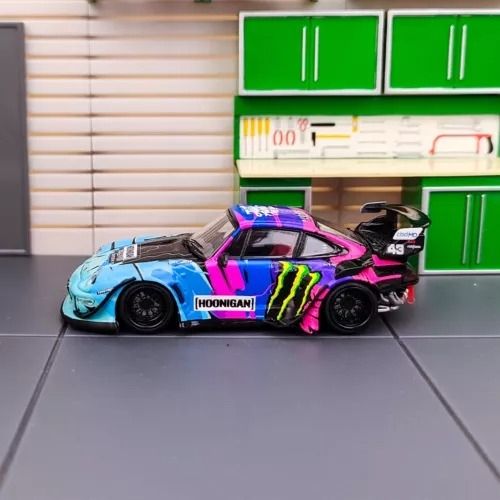 Mô hình xe Porsche 993 RWB Monster Energy Pink black tỉ lệ 1:64 Street weapon OT64079