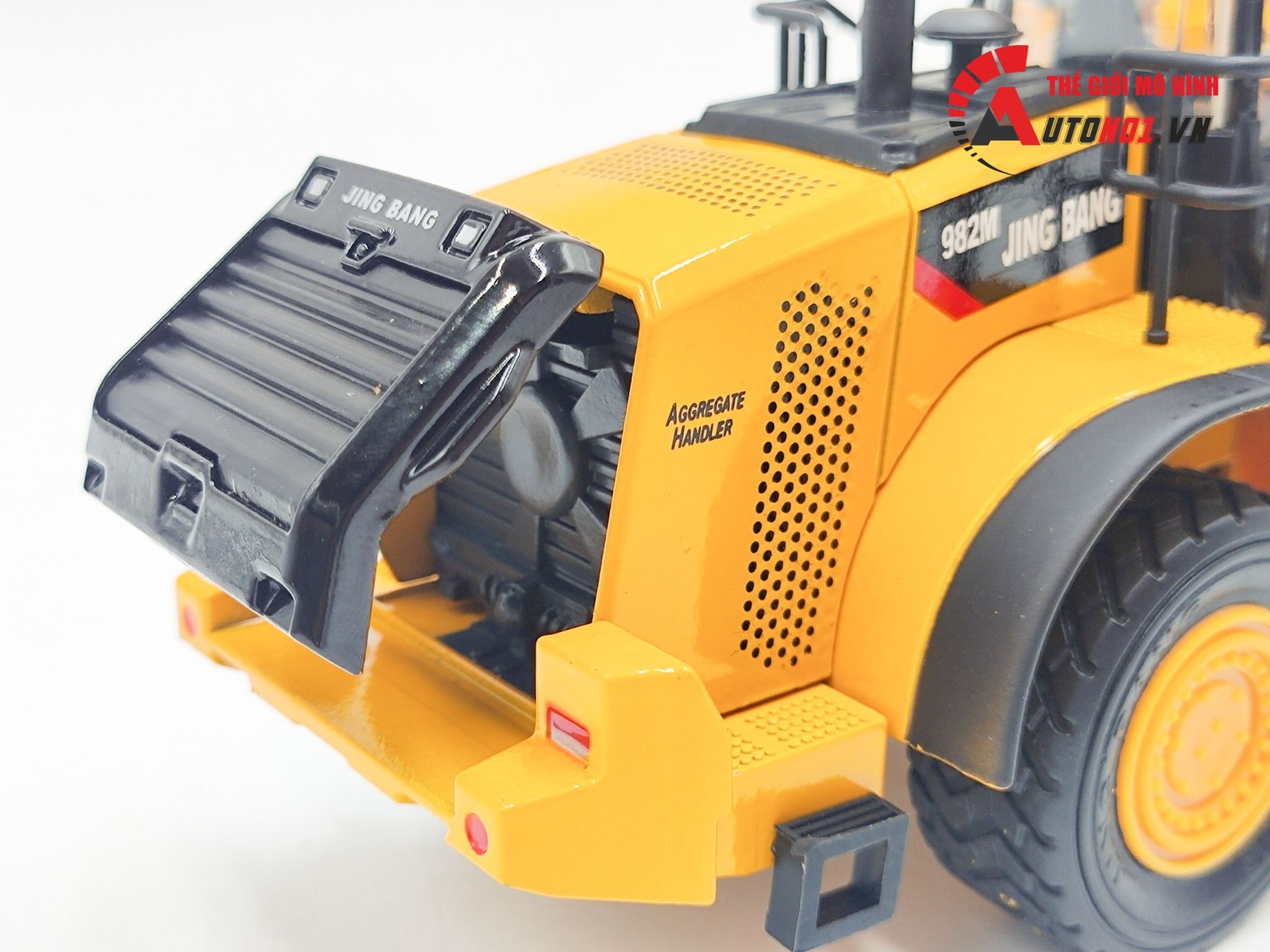 Mô hình xe công trình ủi đất tỉ lệ 1:50 JingBang 8179