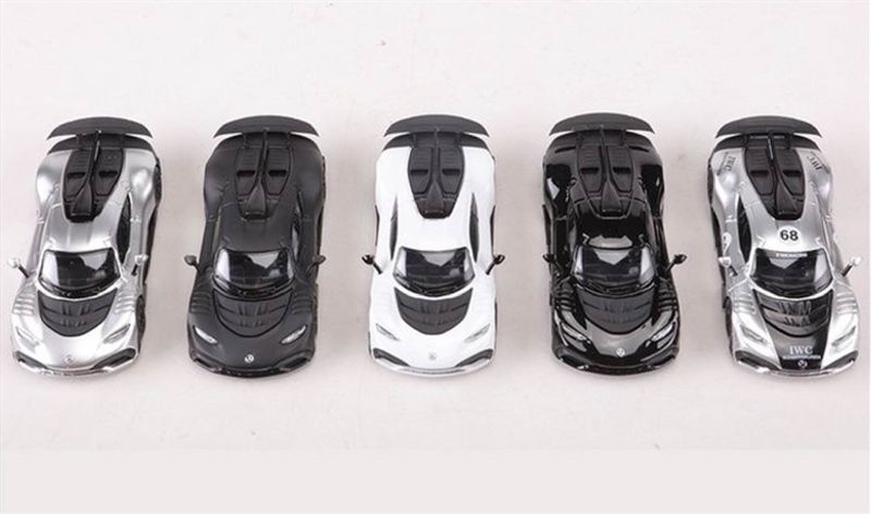 Mô hình xe Mercedes-Benz AMG ONE sports tỉ lệ 1:64 có đế và hộp mica Solo Model OT64041