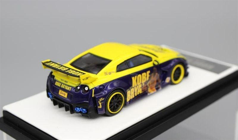 Mô hình xe Nissan GTR R35 Kobe Bryant tỉ lệ 1:64 Time micro x Somodel MA0810019