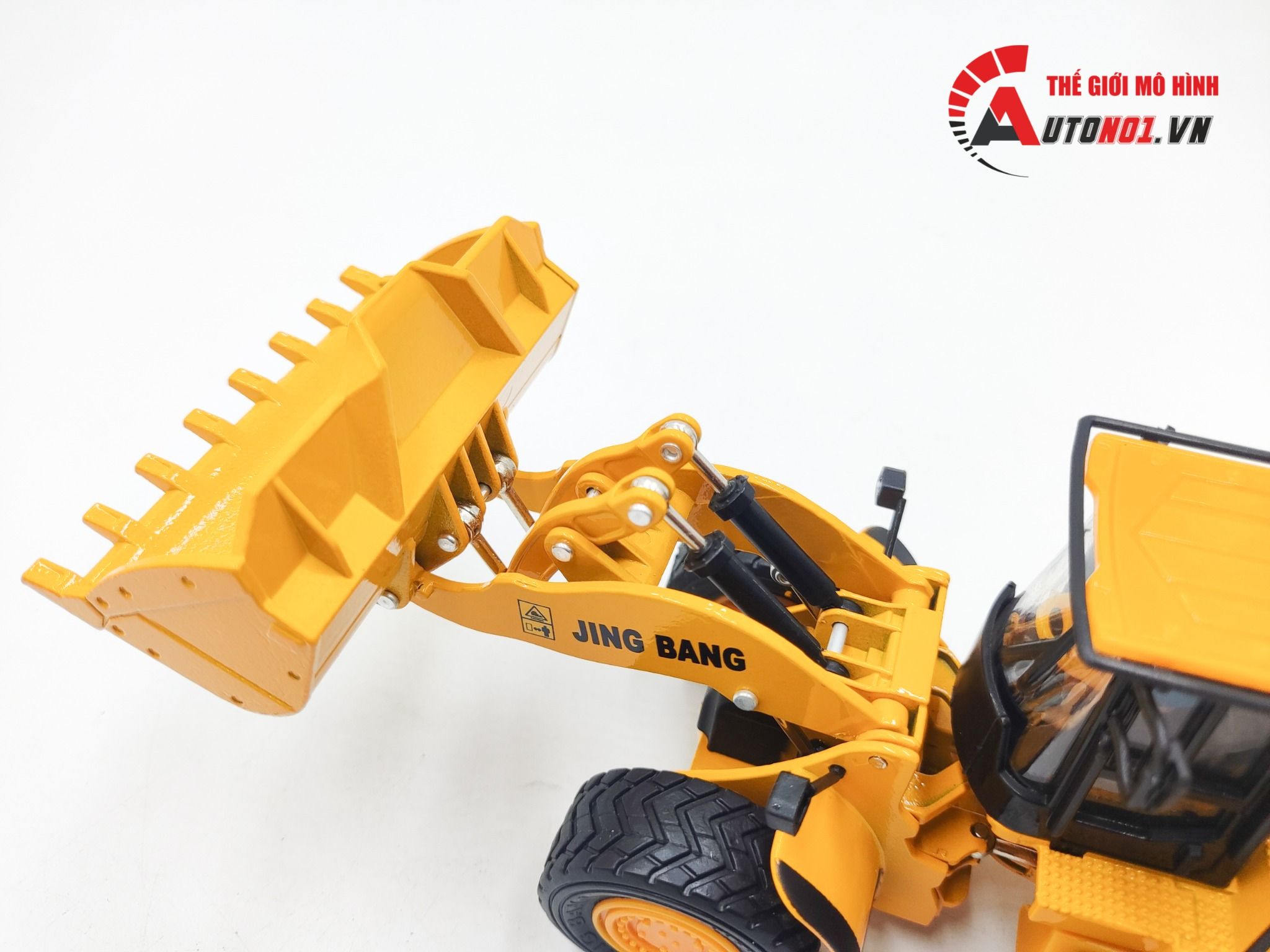 Mô hình xe công trình ủi đất tỉ lệ 1:50 JingBang 8179