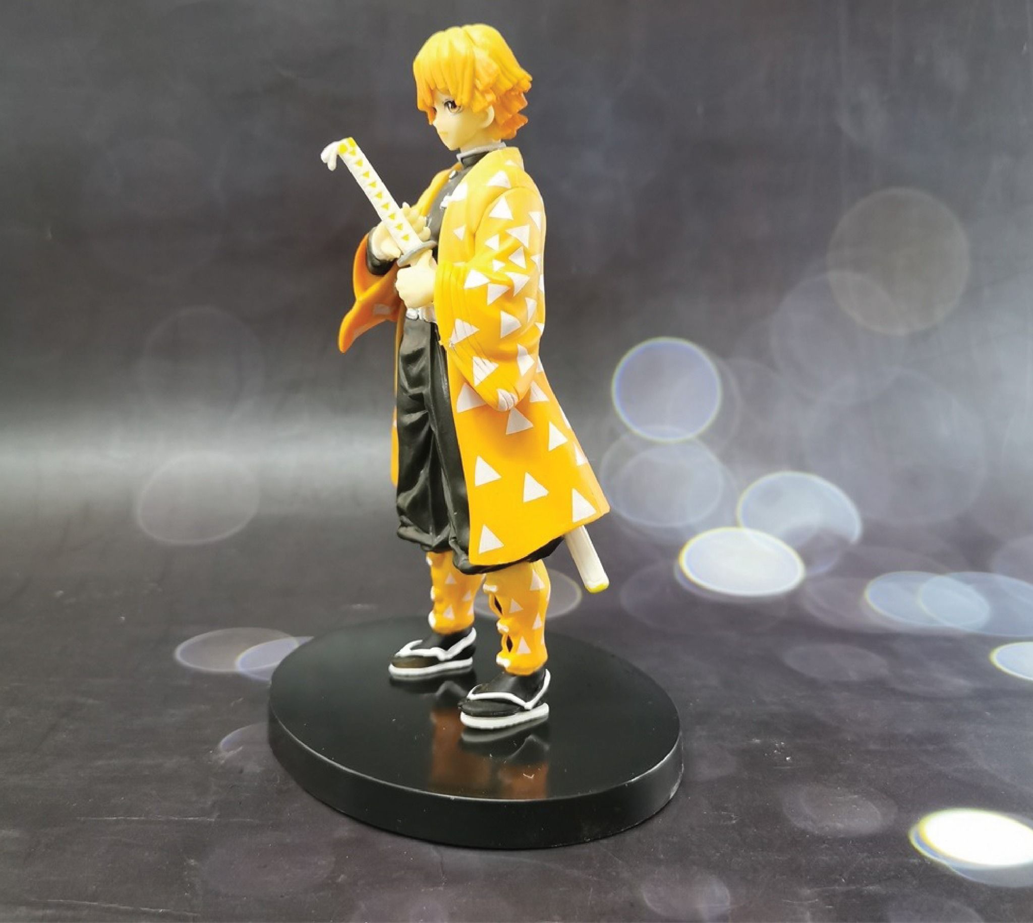 Mô hình nhân vật Demon Slayer Kimetsu No Yaiba Zenitsu 15cm FG147