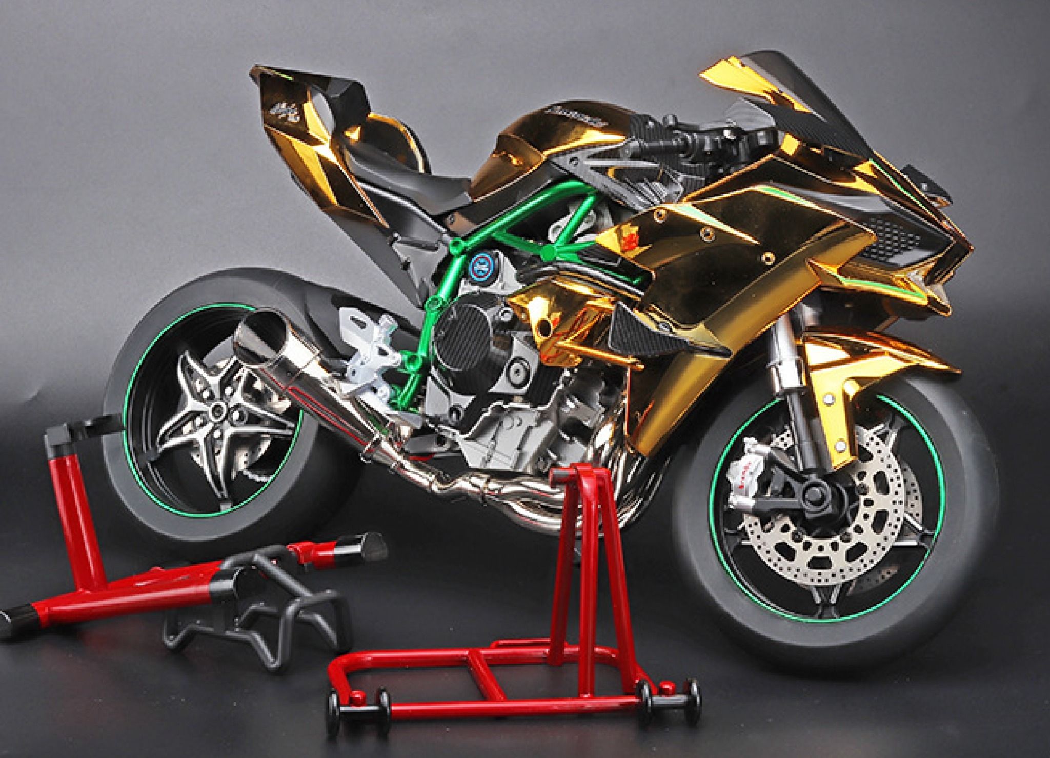 Mô hình xe Kawasaki H2R gold có động cơ có phun khói tỉ lệ lớn 1:6 XLG MT06001