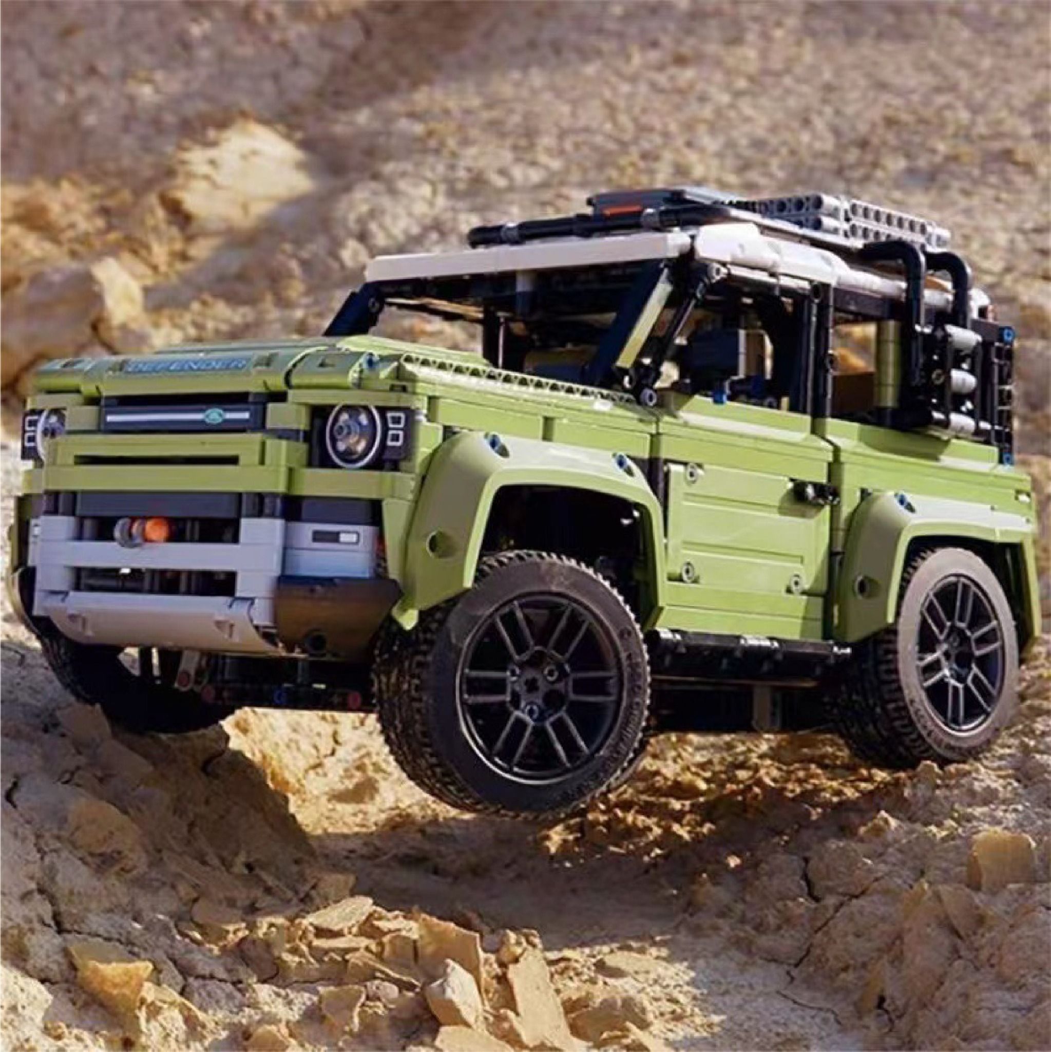  Mô hình xe ô tô lắp ghép Land Rover Defender 2573 pcs tỉ lệ 1:5 LG017 