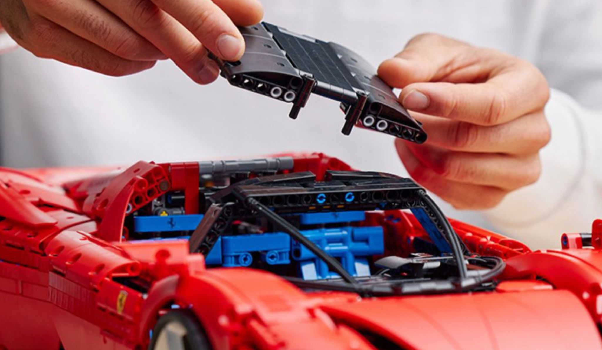 Mô hình xe ô tô lắp ghép Ferrari Daytona Sp3 race 3778 pcs tỉ lệ 1:5 LG016