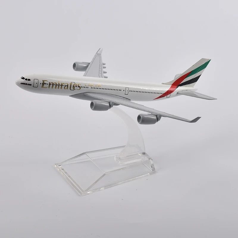 Mô hình máy bay Emirates Airbus A340-600 16cm MB16176