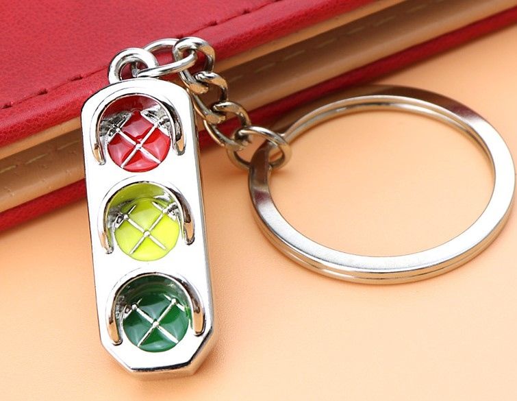 Móc khóa kim loại dễ thương đèn giao thông - bình cứu hỏa - la bàn - cỏ 4 lá - ổ khóa - còng tay kích thước 7cm MK024