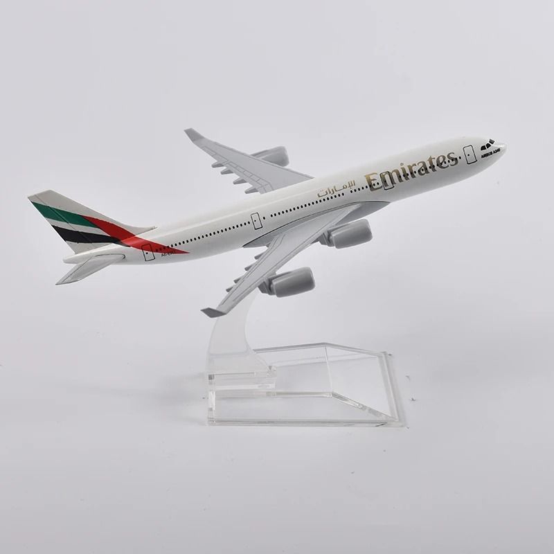 Mô hình máy bay Emirates Airbus A340-600 16cm MB16176