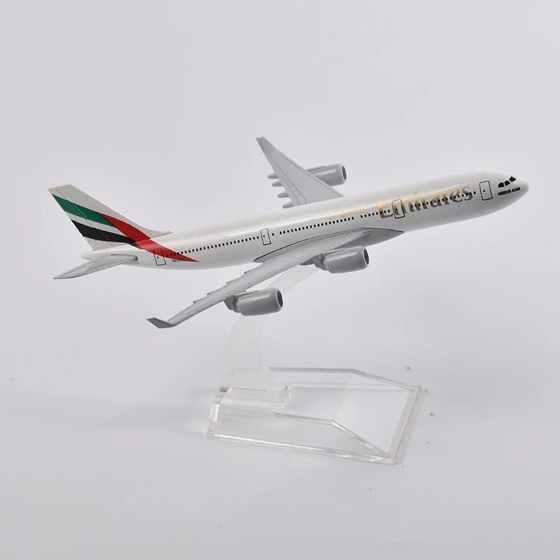 Mô hình máy bay Emirates Airbus A340-600 16cm MB16176